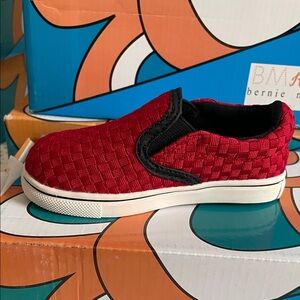 bernie mev. Kids Red Woven Sneakers Size 7.5 Toddler NIB